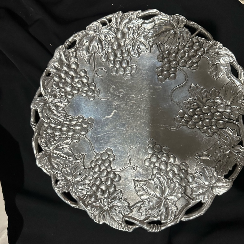 Vintage Arthur Court grape vine 12 inch tray 1996
